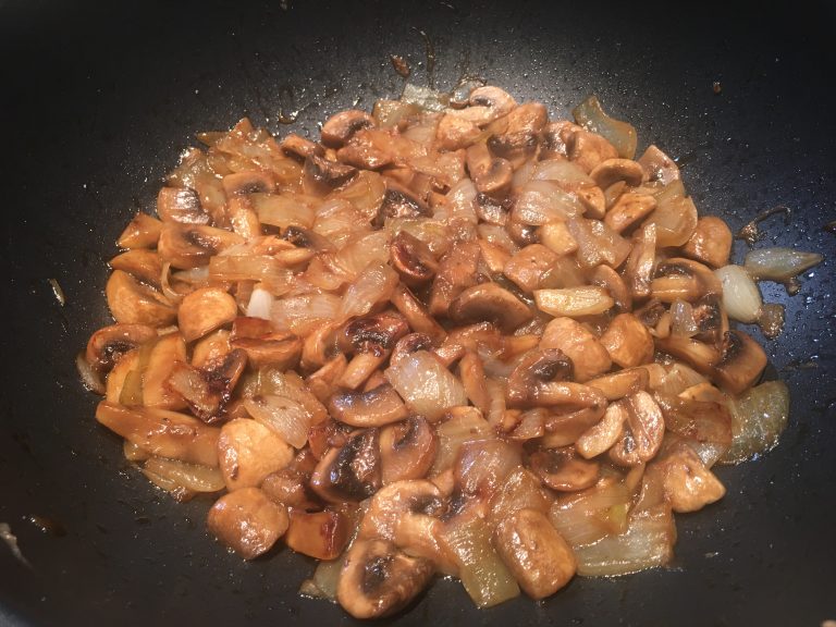 Champiñones con Cebolla