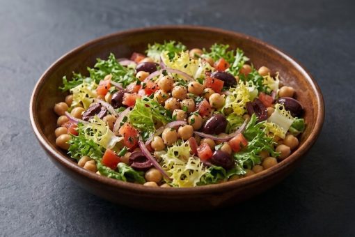 Ensalada de Escarola y Garbanzos con Vinagreta Mediterranea