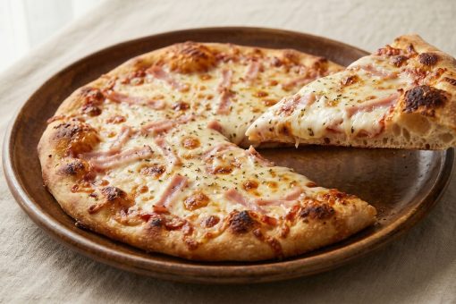 Pizza Casera de Jamon y Queso con Masa Crujiente