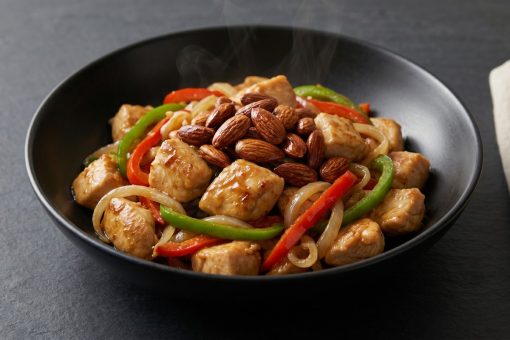 Pollo con Almendras Estilo Casero con Salsa Ligera